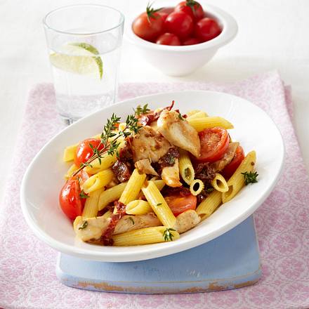 Penne mit Hähnchen und Tomaten (Schlank im Schlaf) Rezept