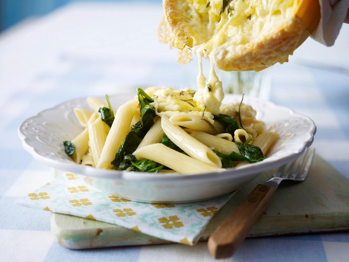 Penne mit Ofenkäse Rezept