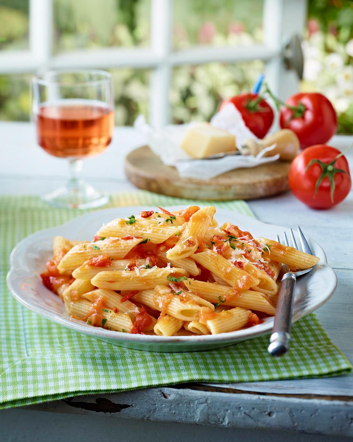 Penne mit Tomate und Chili Rezept