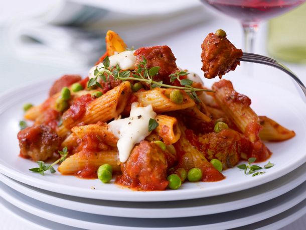 Penne mit Wurstklößchen in Tomatensoße Rezept Penne mit Wurstklößchen in Tomatensoße Rezept