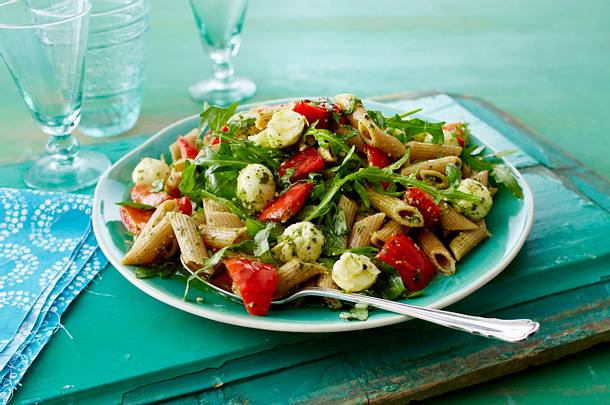 Penne-Salat mit Zitronen-Pesto Rezept | LECKER