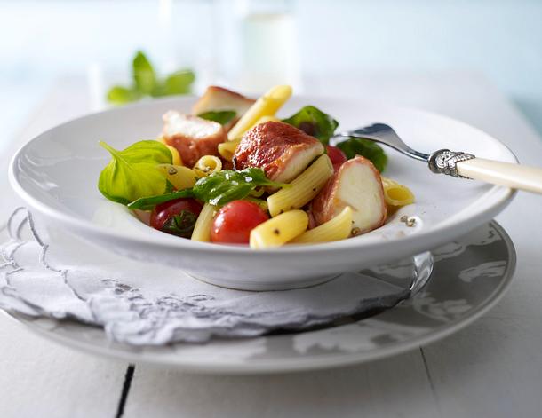 Pennesalat mit Mozzarella in Parmaschinken Rezept Pennesalat mit Mozzarella in Parmaschinken Rezept