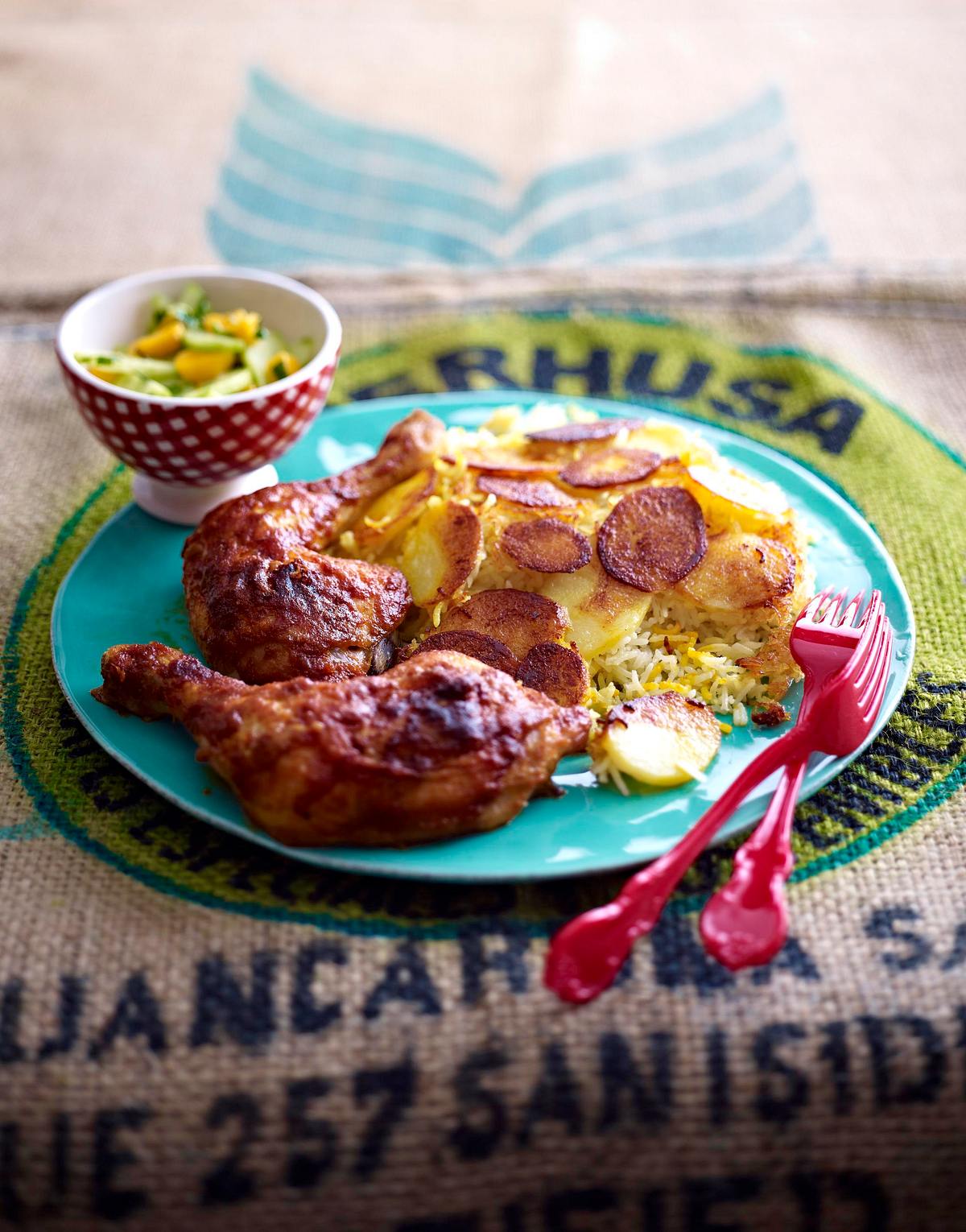 Persischer Kartoffelreis mit feurigen Hähnchenkeulen Rezept