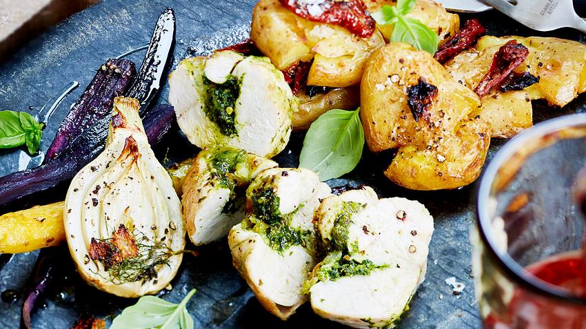 Pesto-Chicken mit Smashed Potatoes Rezept - Foto: House of Food / Bauer Food Experts KG