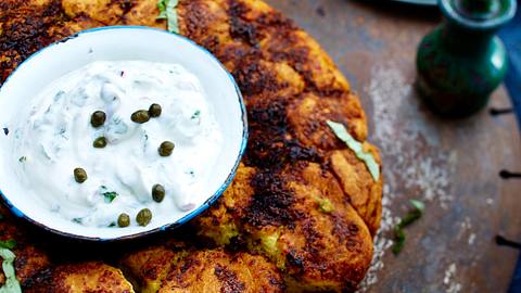Pesto-Monkey-Bread mit Kräuterquark Rezept - Foto: House of Food / Bauer Food Experts KG