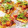 Pesto-Pizza mit Thunfisch und Kapern Rezept - Foto: House of Food / Bauer Food Experts KG