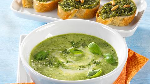 Pesto-Schaumsuppe Rezept - Foto: House of Food / Bauer Food Experts KG