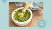 Grünes Pesto aus dem Mörser - Foto: LECKER.de/Nicole Molitor