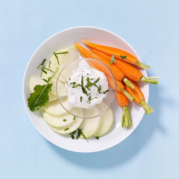 Petersilienquark zu Möhren- und Kohlrabi-Stiften Rezept Petersilienquark zu Möhren- und Kohlrabi-Stiften Rezept