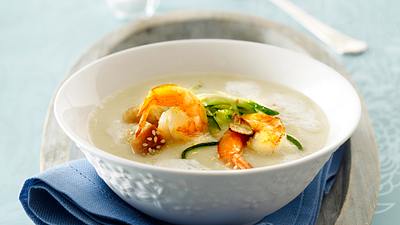 Petersilienschaumsuppe mit Sesamcroûtons Rezept - Foto: House of Food / Bauer Food Experts KG