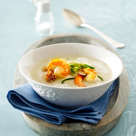 Petersilienschaumsuppe mit Sesamcroûtons Rezept Petersilienschaumsuppe mit Sesamcroûtons Rezept