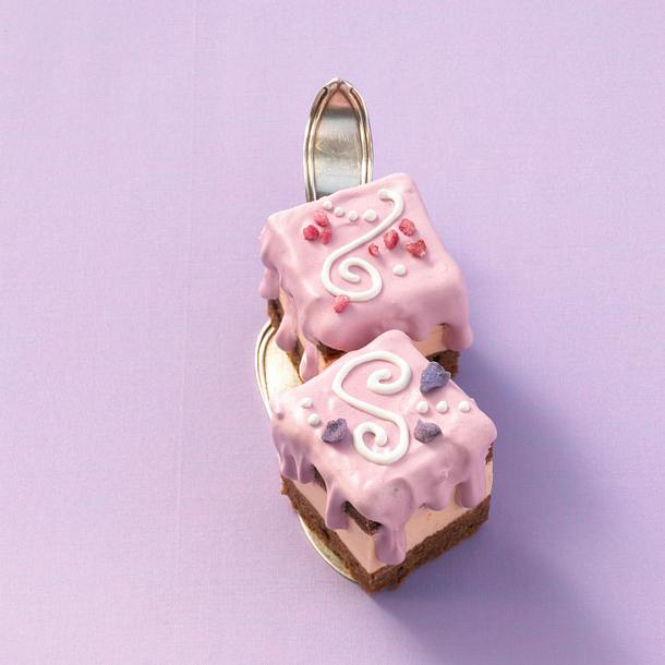 Petit Fours mit Buttercreme Rezept Petit Fours mit Buttercreme Rezept