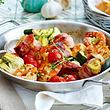 Pfanne mit Kirschtomaten, Scampis und Speck-Artischocken Rezept - Foto: House of Food / Bauer Food Experts KG