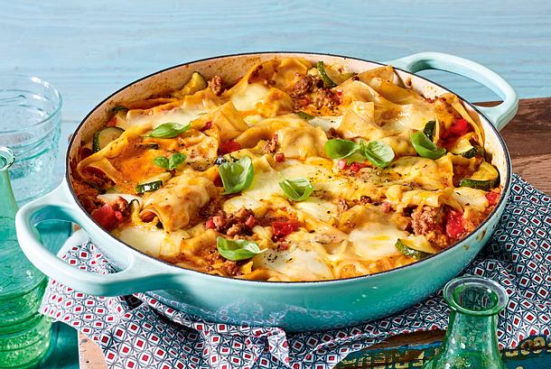 Pfannenlasagne mit dreierlei Käse und Zucchini Rezept Pfannenlasagne mit dreierlei Käse und Zucchini Rezept