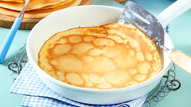 Pfannkuchen Rezept für Pfannkuchenteig - Foto: LECKER @ Bauer Media Group