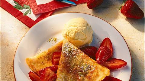 Pfannkuchen mit Erdbeeren und Eis Rezept - Foto: Först, Thomas