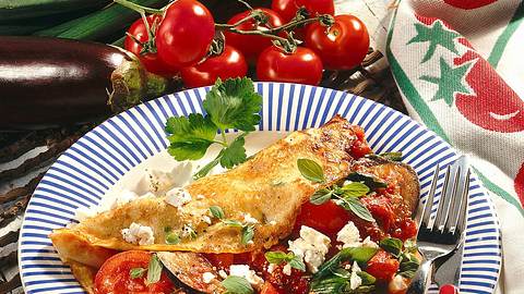 Pfannkuchen mit Gemüse & Feta Rezept - Foto: House of Food / Bauer Food Experts KG