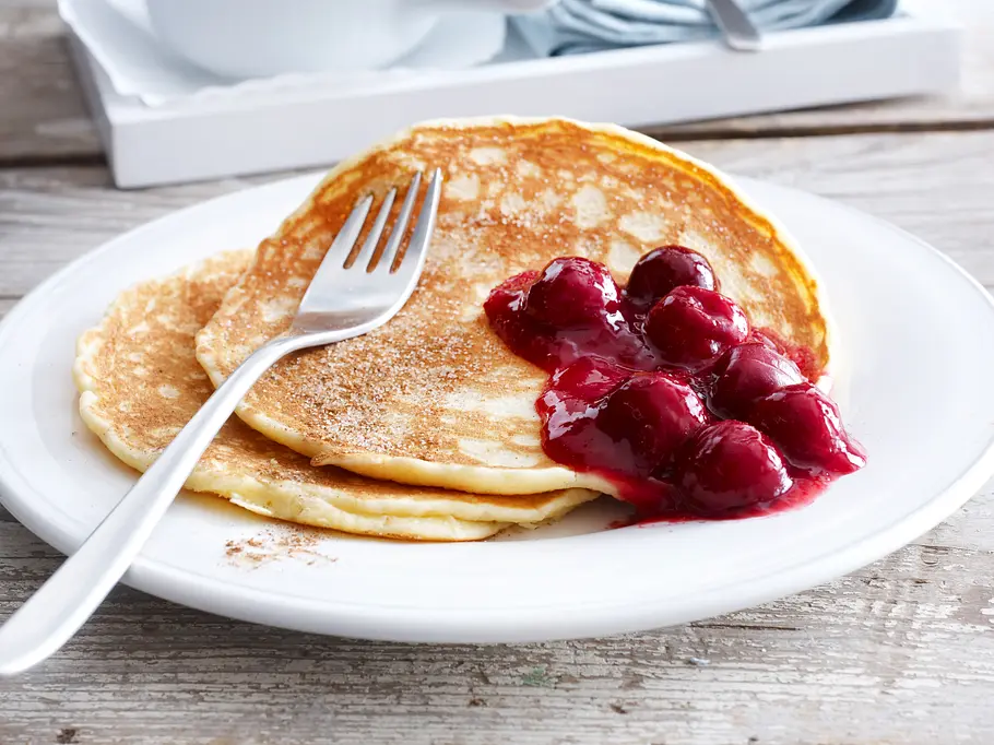Pfannkuchen mit heißen Kirschen Rezept Pfannkuchen mit heißen Kirschen Rezept