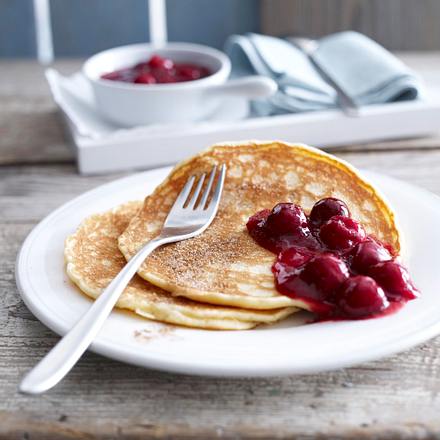Pfannkuchen mit heißen Kirschen Rezept Pfannkuchen mit heißen Kirschen Rezept