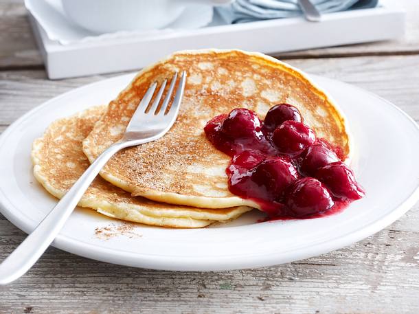Pfannkuchen mit heißen Kirschen Rezept Pfannkuchen mit heißen Kirschen Rezept