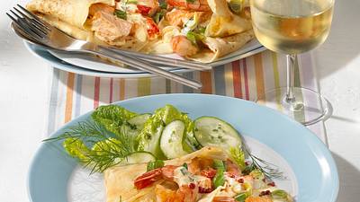 Pfannkuchen mit Lachs und Shrimps Rezept - Foto: House of Food / Bauer Food Experts KG