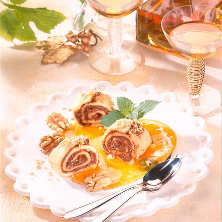 Pfannkuchen mit Nuss-Nougat-Creme Rezept Pfannkuchen mit Nuss-Nougat-Creme Rezept