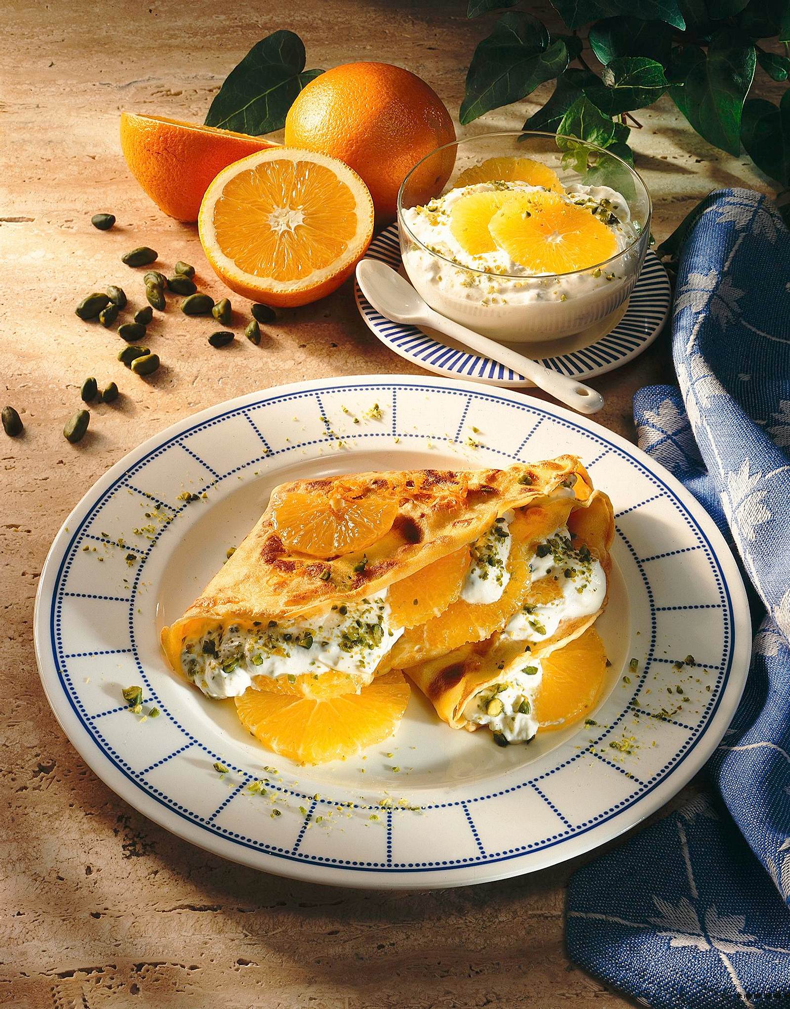 Pfannkuchen mit Orangen-Quark Rezept | LECKER