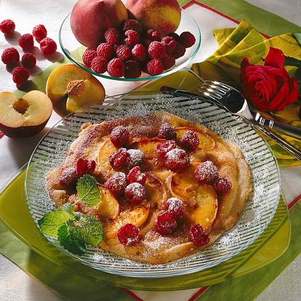 Pfannkuchen mit Pfirsichen und Himbeeren Rezept Pfannkuchen mit Pfirsichen und Himbeeren Rezept