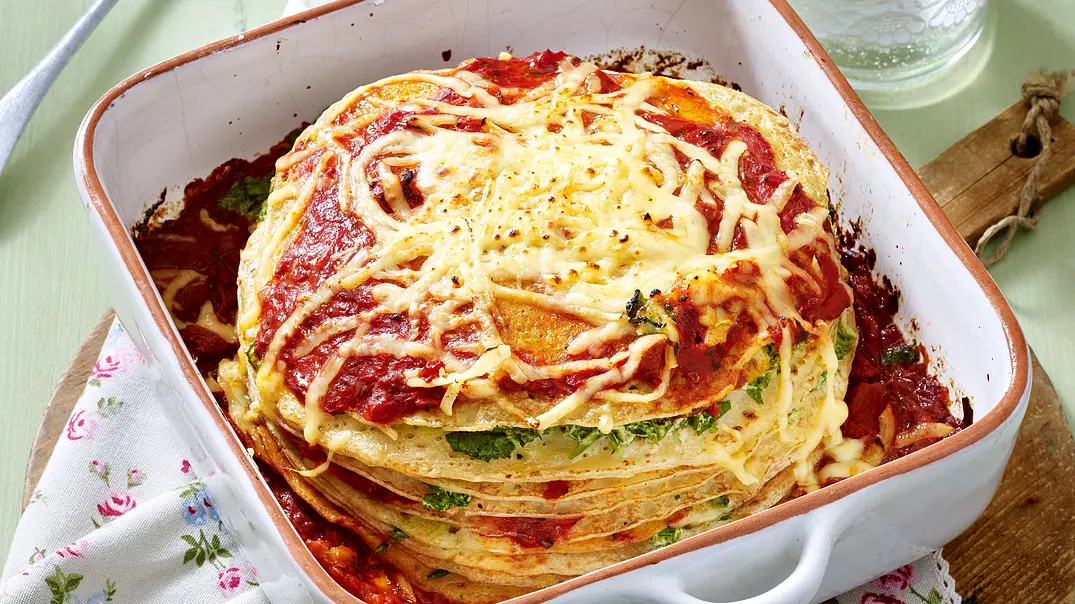 Pfannkuchen-Spinat-Torte Rezept - Foto: LECKER @ Bauer Media Group Pfannkuchen-Spinat-Torte Rezept - Foto: LECKER @ Bauer Media Group