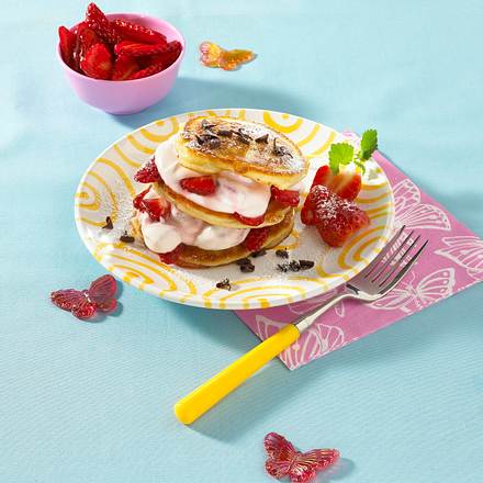 Pfannkuchen-Turm mit Erdbeerquark Rezept Pfannkuchen-Turm mit Erdbeerquark Rezept