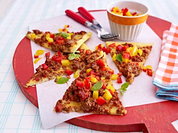 Pfannkuchen vom Blech mit Bolognese Rezept