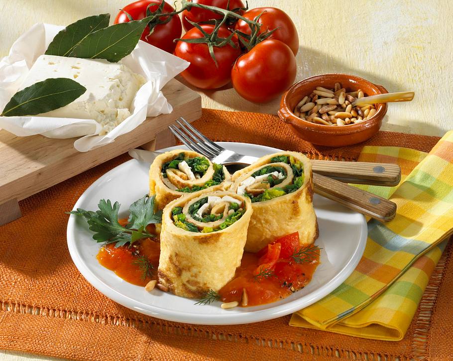 Pfannkuchenröllchen mit Schafskäse und Spinat Rezept