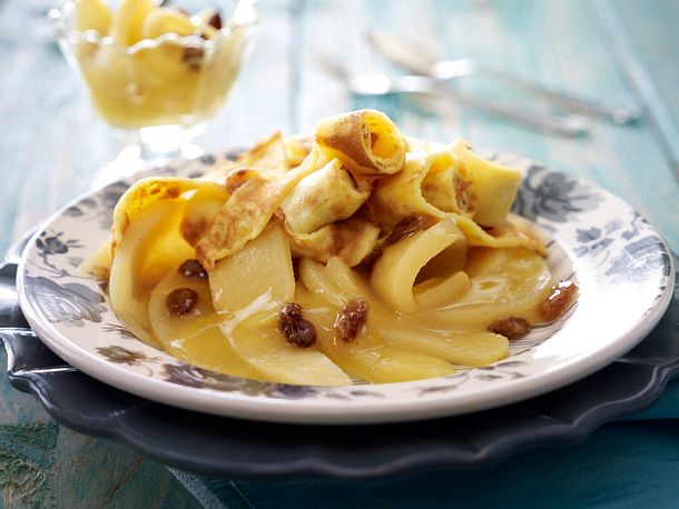 Pfannkuchenstreifen mit Quitten-Rosinen-Kompott Rezept