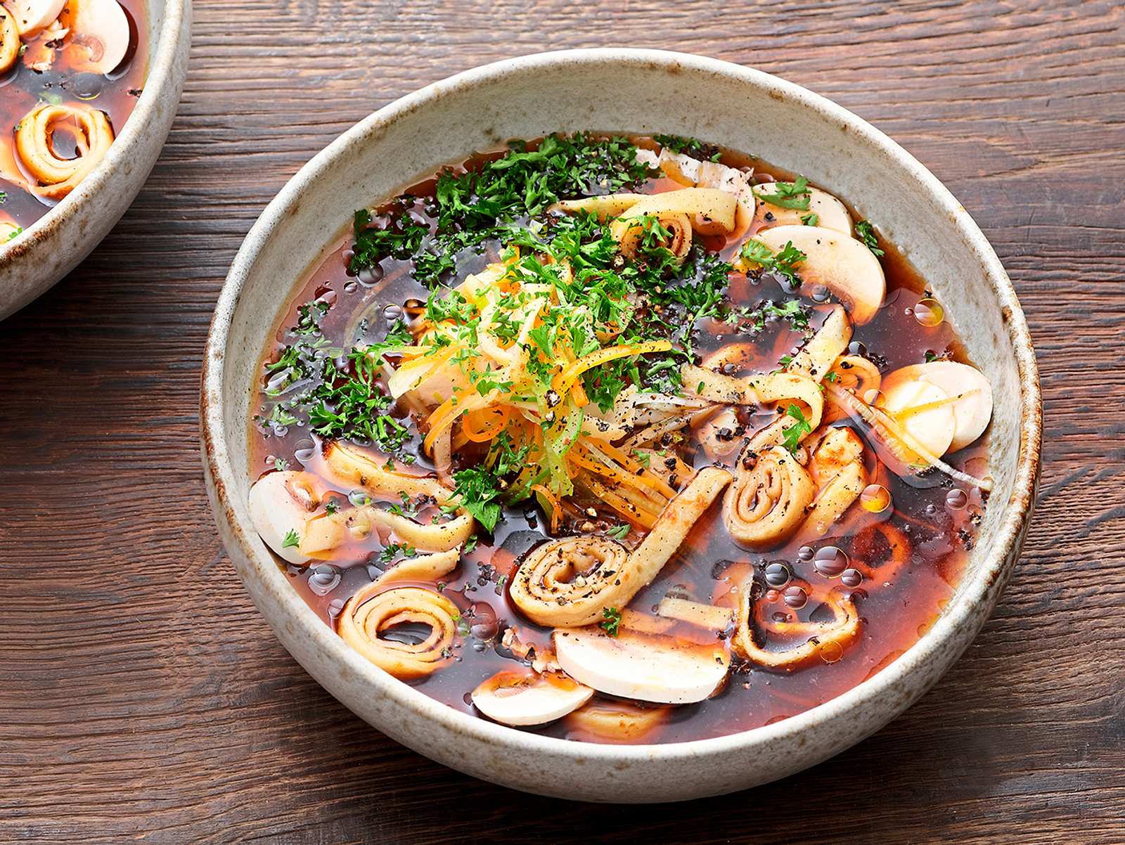 Pfannkuchensuppe mit Gemüse Rezept | LECKER