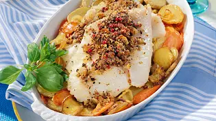 Pfeffer-Fisch auf Kartoffel-Möhren-Bett Rezept - Foto: LECKER @ Bauer Media Group