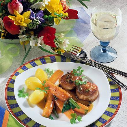 Pfeffer-Medaillons mit Frühlingsgemüse Rezept Pfeffer-Medaillons mit Frühlingsgemüse Rezept