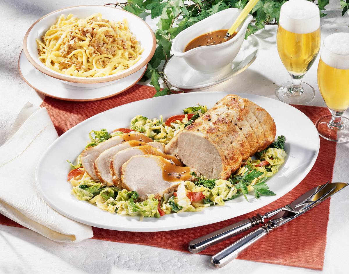 Pfeffer-Schmorbraten mit Wirsing und Nuss-Spätzle Rezept