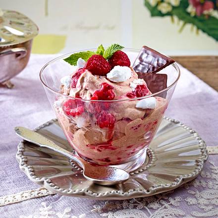 Pfefferminz-Himbeer-Baiser-Creme Rezept Pfefferminz-Himbeer-Baiser-Creme Rezept
