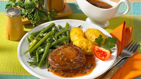 Pfeffersteak mit Bohnen Rezept - Foto: House of Food / Bauer Food Experts KG