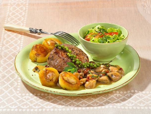 Pfeffersteak mit Pilzkroketten Rezept Pfeffersteak mit Pilzkroketten Rezept