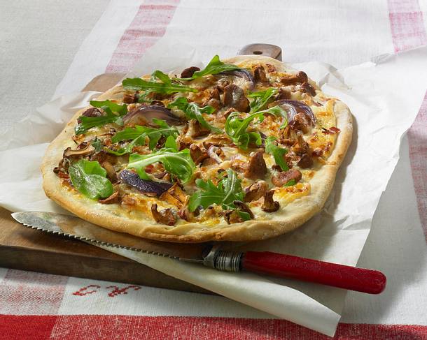 Pfifferling-Speck-Pizza Rezept Pfifferling-Speck-Pizza Rezept