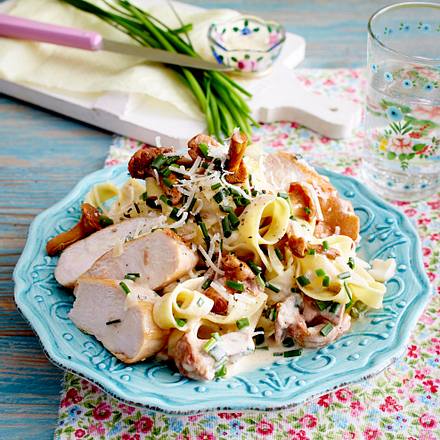 Pfifferlingspasta mit Hähnchenfilet Rezept Pfifferlingspasta mit Hähnchenfilet Rezept