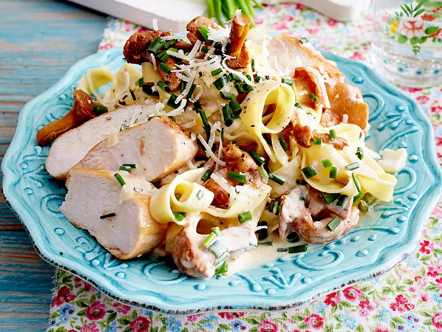 Pfifferlingspasta mit Hähnchenfilet