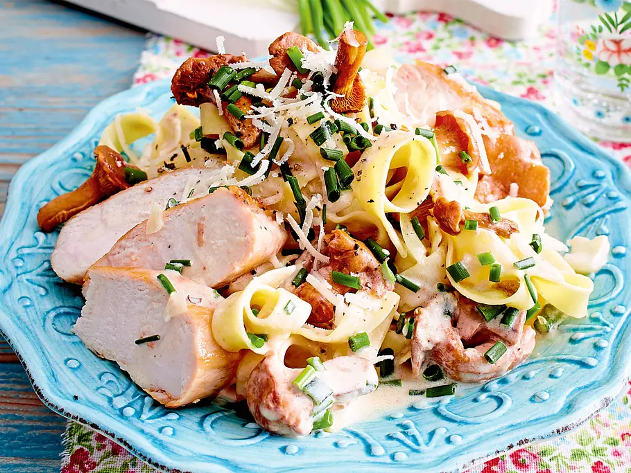 Pfifferlingspasta mit Hähnchenfilet Rezept-F5779703 Pfifferlingspasta mit Hähnchenfilet Rezept