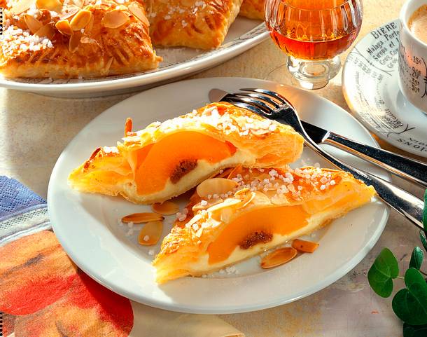 Pfirsich-Amaretto-Taschen Rezept