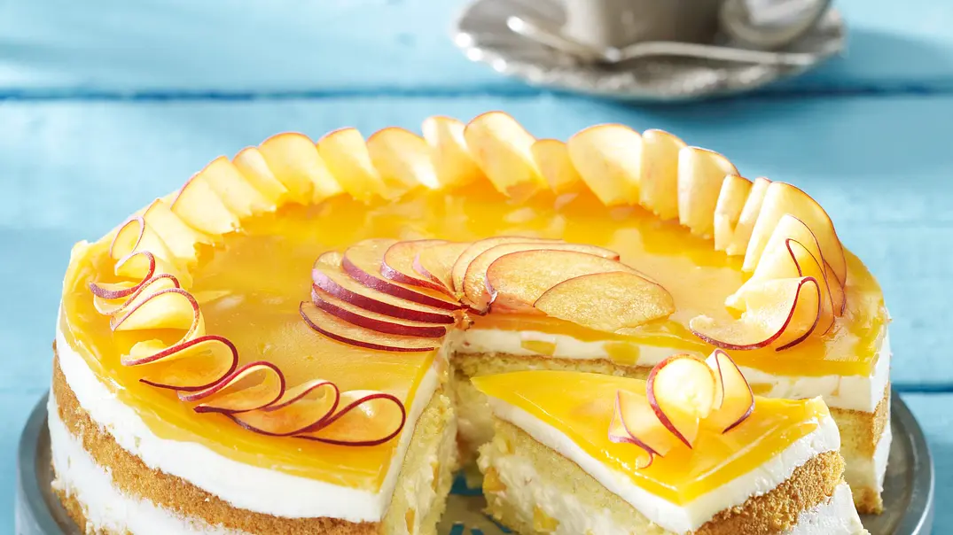 Pfirsich-Biskuit-Torte Rezept - Foto: LECKER @ Bauer Media Group Pfirsich-Biskuit-Torte Rezept - Foto: LECKER @ Bauer Media Group