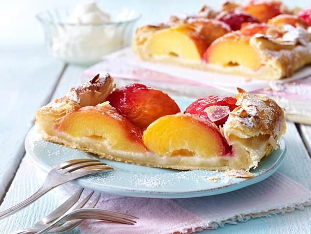 Pfirsich-Blätterteig-Streifen Rezept Pfirsich-Blätterteig-Streifen Rezept