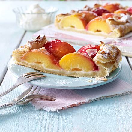 Pfirsich-Blätterteig-Streifen Rezept Pfirsich-Blätterteig-Streifen Rezept