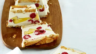 Pfirsich-Melba-Kastenkuchen Rezept - Foto: LECKER @ Bauer Media Group