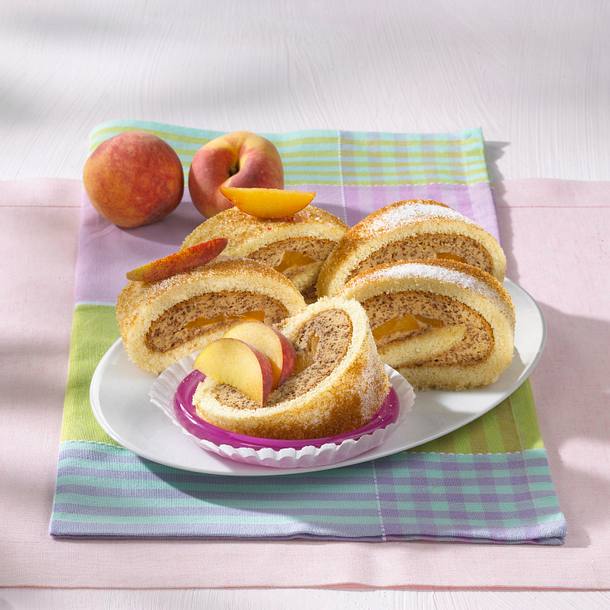 Pfirsich-Mokka-Biskuitrolle Rezept Pfirsich-Mokka-Biskuitrolle Rezept